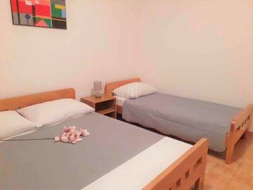 kuca-s-apartmanima-blizu-mora-srima-vodice-30000-m2_9