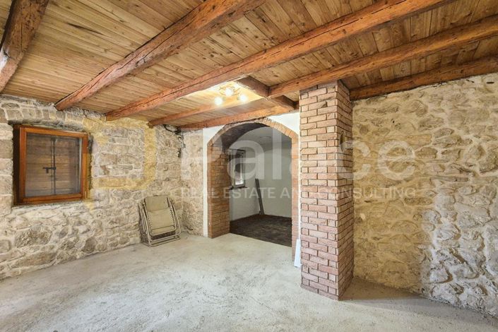 Image No.13-4 Bed House for sale