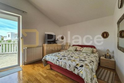 obiteljska-kuca-s-apartmanima-i-mediteranskim-vrtom-vodice_12
