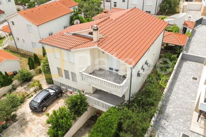 Image No.3-Maison de 5 chambres à vendre à Vodice