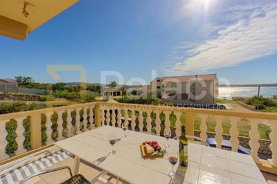 novalja-stan-s-privatnim-putem-do-plaze-70-m2_1