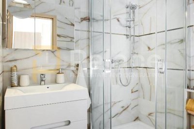 moderno-opremljena-vila-sa-sedam-apartmana_12