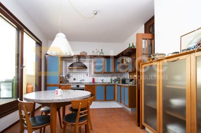 jedinstven-penthouse-u-samom-centru-grada_12