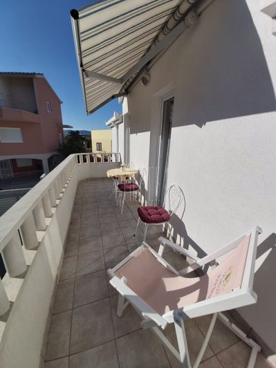 Image No.10-8 Bed House for sale