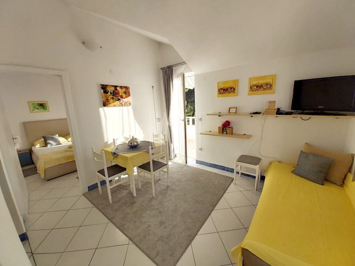 Image No.13-8 Bed House for sale