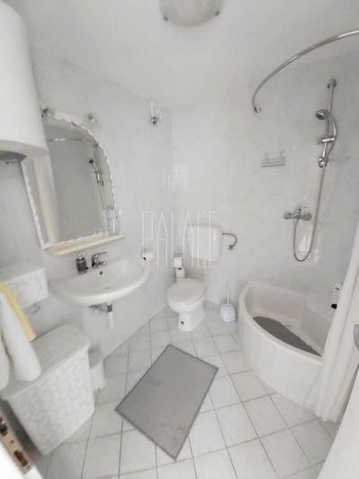 Image No.15-8 Bed House for sale