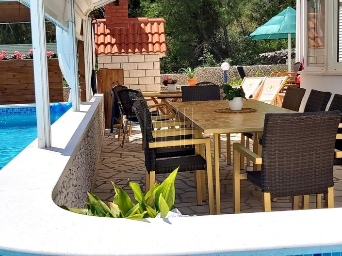 Image No.19-8 Bed House for sale