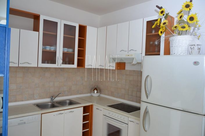 Image No.5-8 Bed House for sale