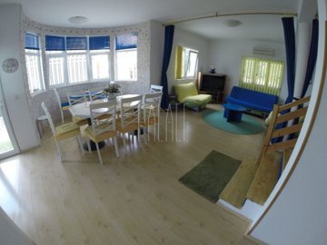 snizeno-prekrasna-kuca-20m-od-mora-slatine_7