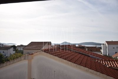 stan-na-katu-kuce-s-pogledom-na-more-vodice-8900-m2_13