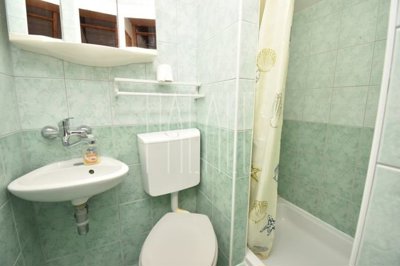 stan-na-katu-kuce-s-pogledom-na-more-vodice-8900-m2_14