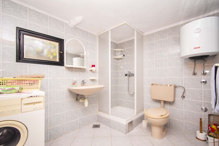 Image No.5-11 Bed House for sale