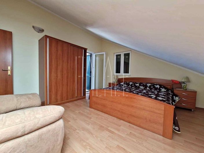 Image No.2-Appartement de 4 chambres à vendre à Supetar