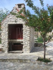 apartmanska-kuca-na-prekrasnom-imanju-sa-bazenom-bogdanovici_10