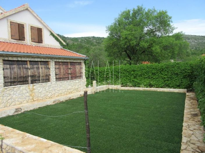 Image No.11-6 Bed House for sale