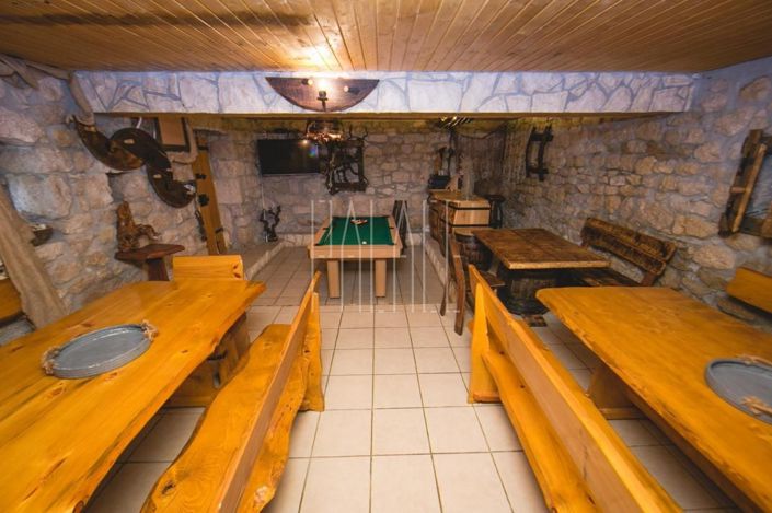 Image No.16-6 Bed House for sale