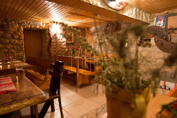 Image No.19-6 Bed House for sale