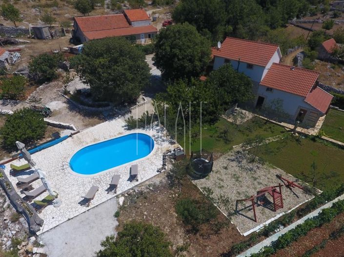 Image No.2-6 Bed House for sale