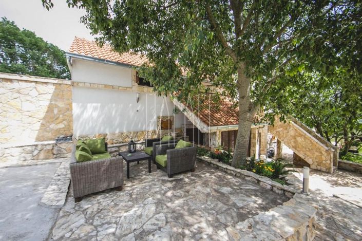 Image No.5-6 Bed House for sale