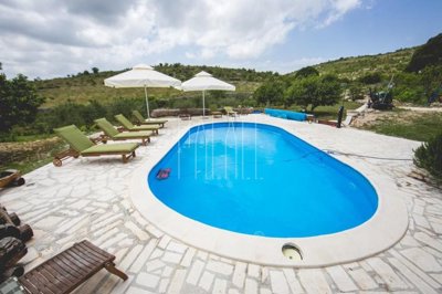 apartmanska-kuca-na-prekrasnom-imanju-sa-bazenom-bogdanovici_6