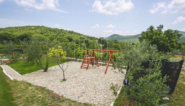 Image No.7-6 Bed House for sale