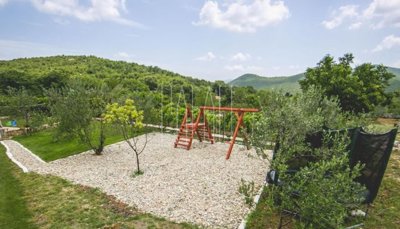 apartmanska-kuca-na-prekrasnom-imanju-sa-bazenom-bogdanovici_7