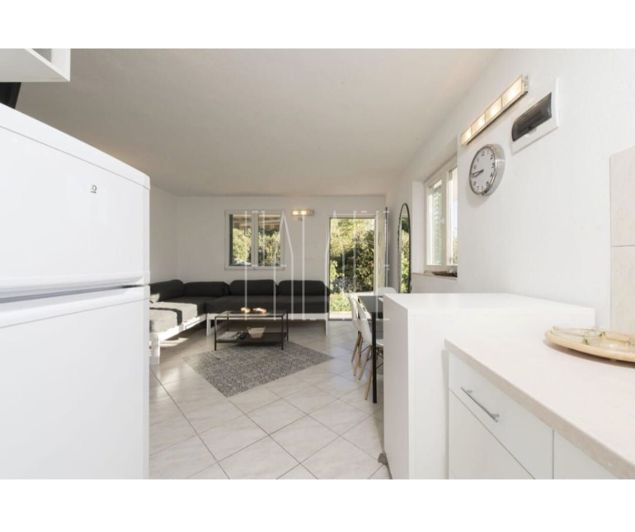 Image No.12-6 Bed House for sale