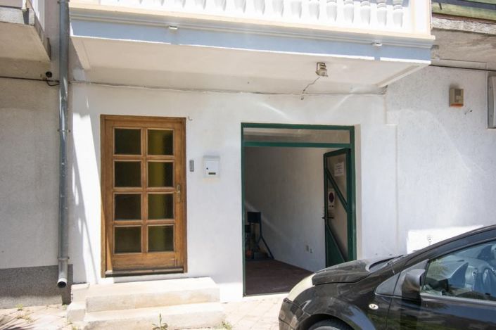 Image No.6-3 Bed Commercial for sale