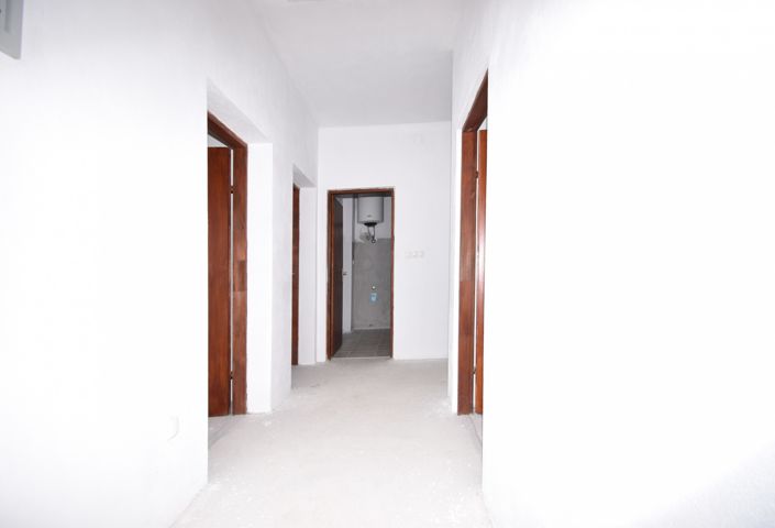 Image No.10-7 Bed House for sale