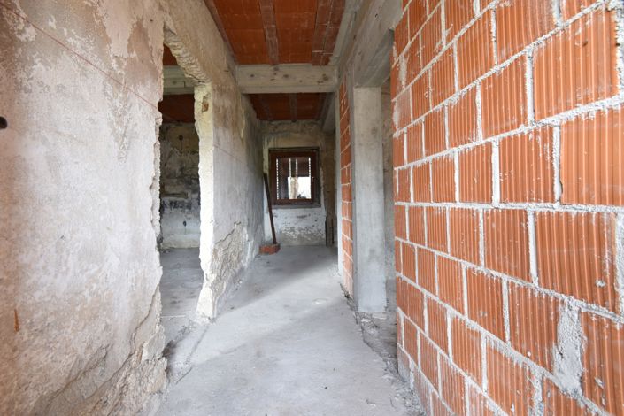 Image No.4-7 Bed House for sale
