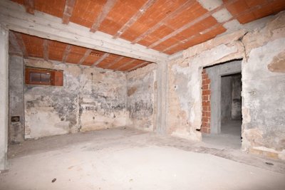 perspektivna-kuca-s-velikim-dvoristem-bribir-15000-m2_6