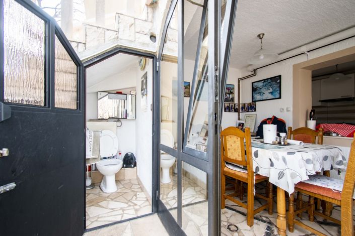 Image No.12-5 Bed Townhouse for sale