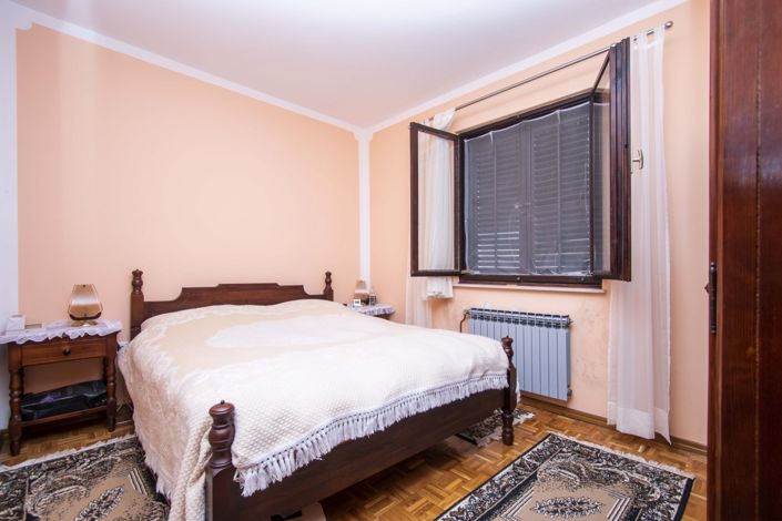 Image No.14-5 Bed Townhouse for sale