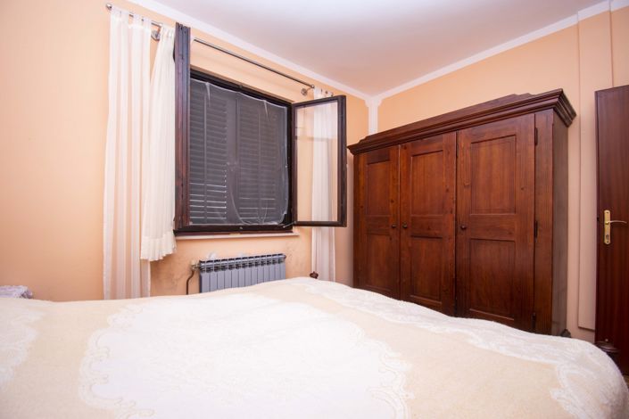 Image No.15-5 Bed Townhouse for sale