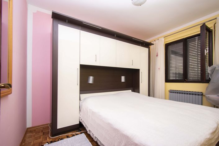Image No.16-5 Bed Townhouse for sale
