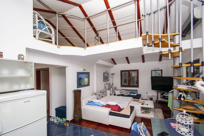 Image No.24-5 Bed Townhouse for sale