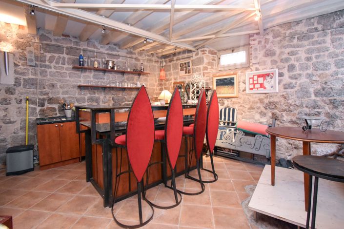 Image No.14-1 Bed Commercial for sale