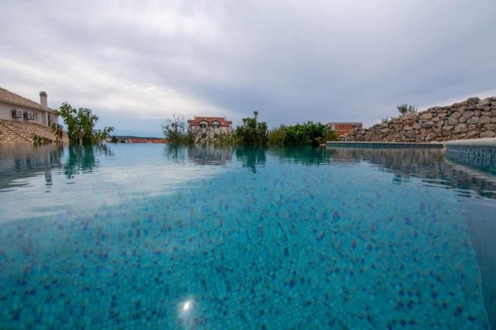 Image No.15-8 Bed Villa for sale