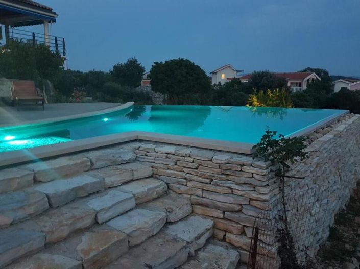 Image No.16-8 Bed Villa for sale