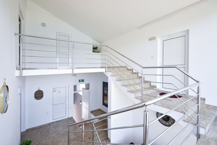 Image No.14-20 Bed Commercial for sale