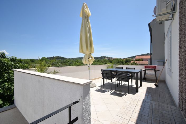 Image No.20-20 Bed Commercial for sale