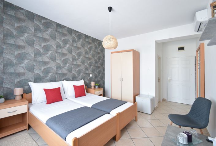 Image No.8-20 Bed Commercial for sale