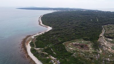 prodaja-poljoprivredno-zemljiste-prvi-red-uz-more-1130-m2_3