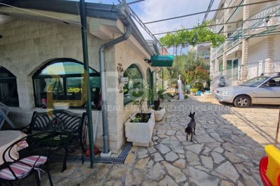 seget-vranjica-prekrasna-apartmanska-kuca_11