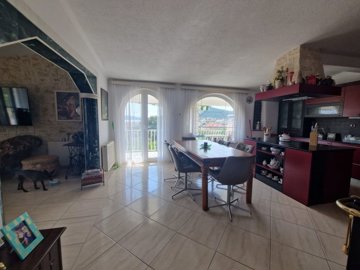 seget-vranjica-prekrasna-apartmanska-kuca_5