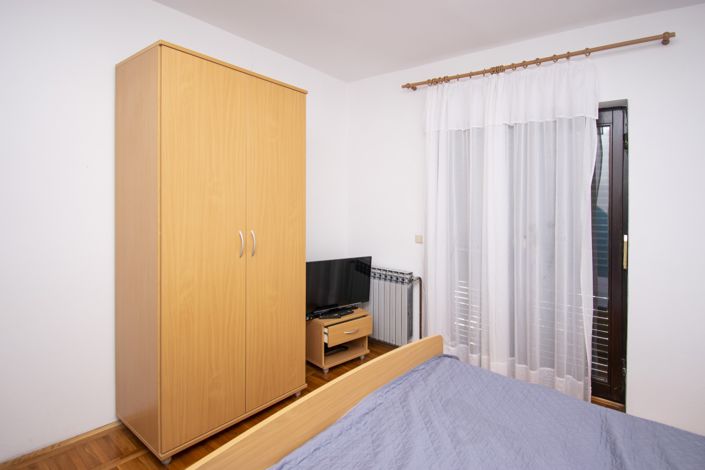 Image No.11-6 Bed House for sale