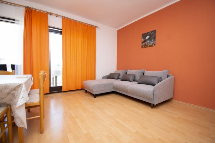Image No.4-6 Bed House for sale