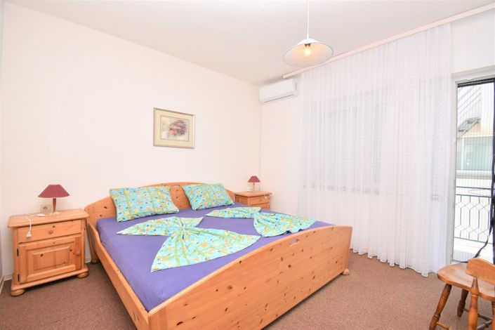 Image No.12-9 Bed House for sale