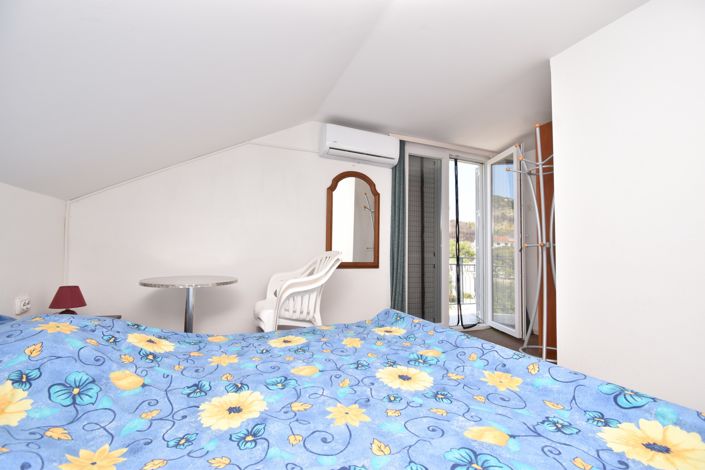 Image No.19-9 Bed House for sale