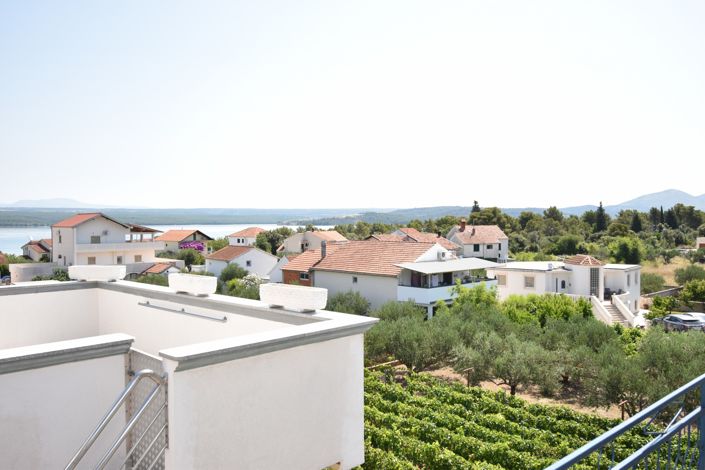 Image No.23-9 Bed House for sale